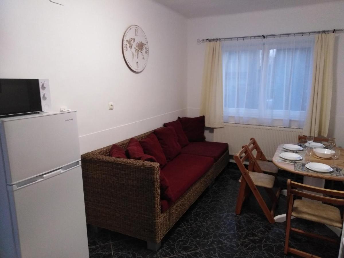 Arinza Apartman Vendégház Mezőkövesd Extérieur photo