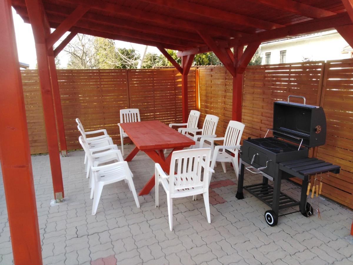 Arinza Apartman Vendégház Mezőkövesd Extérieur photo