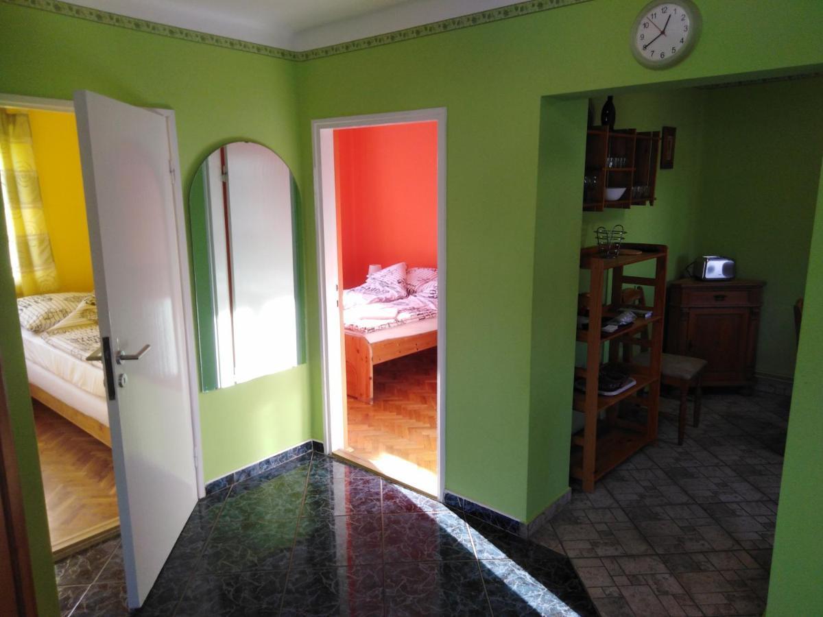 Arinza Apartman Vendégház Mezőkövesd Extérieur photo