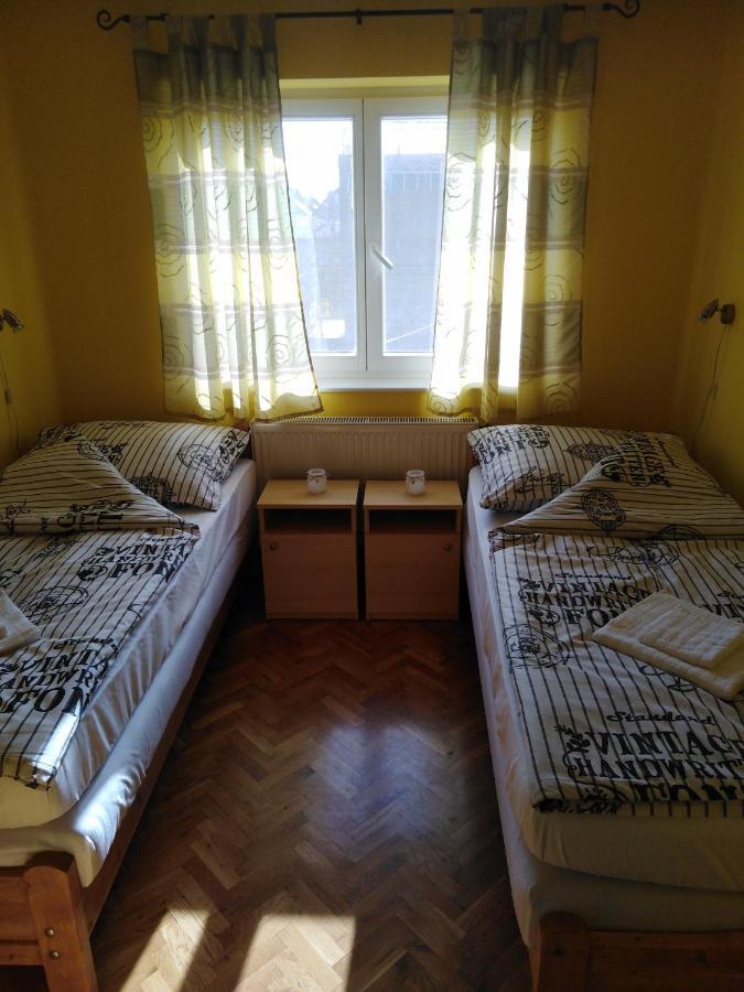 Arinza Apartman Vendégház Mezőkövesd Extérieur photo