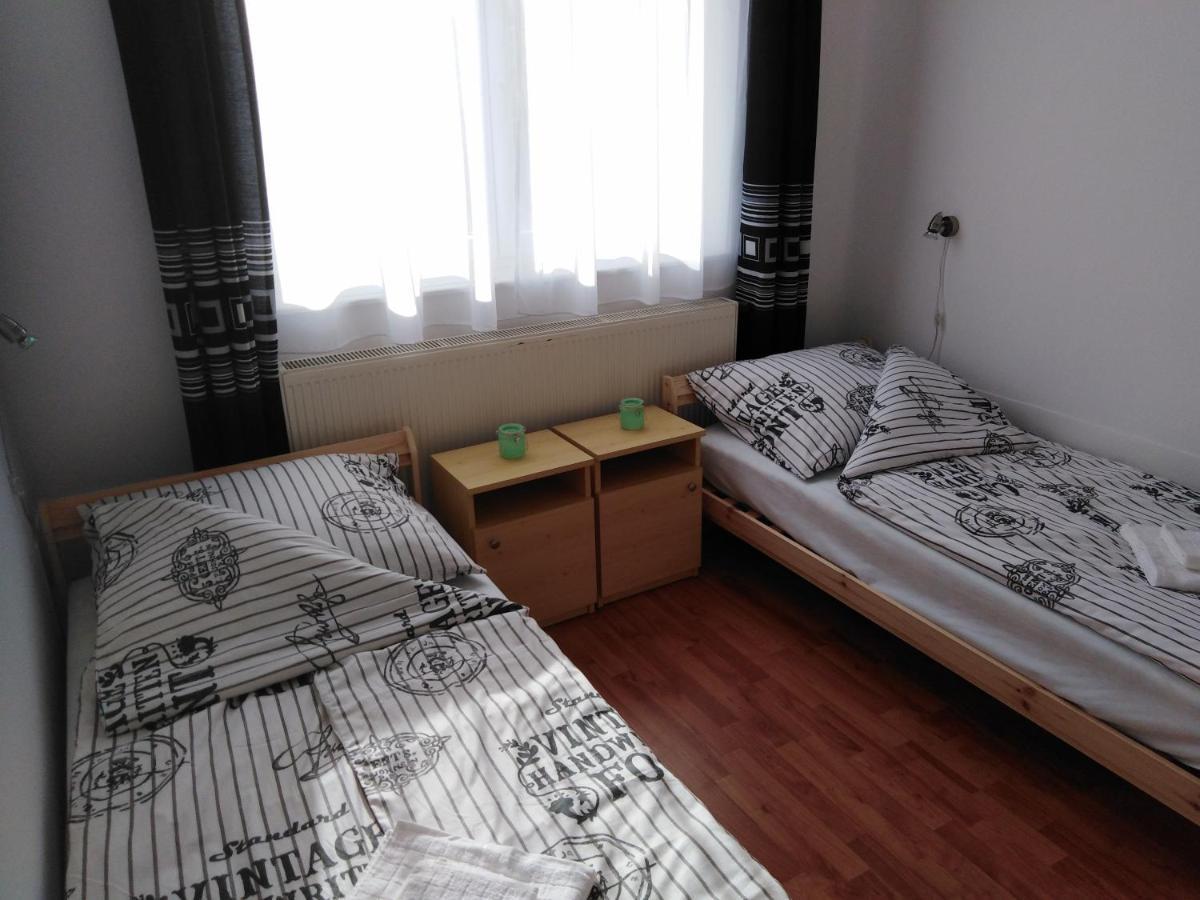 Arinza Apartman Vendégház Mezőkövesd Extérieur photo