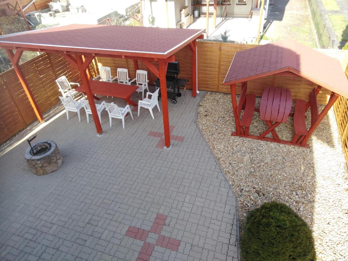 Arinza Apartman Vendégház Mezőkövesd Extérieur photo