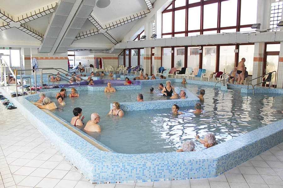 Arinza Apartman Vendégház Mezőkövesd Extérieur photo